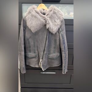 Gray Genuine Leather/Fake Shearling Fur Collar Women's Waist length Coat
